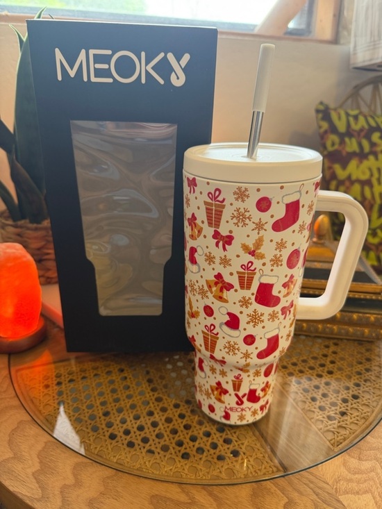 meoky Other - White & Red Holiday Travel Mug with Handle